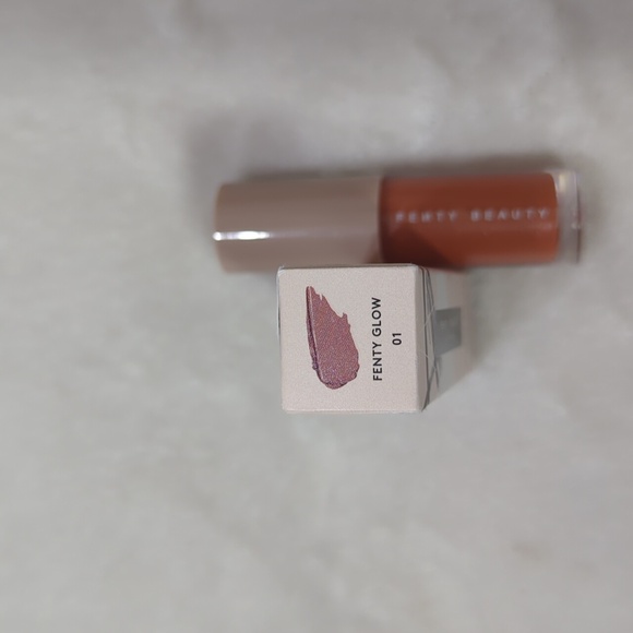 Fenty & Basic Beauty Gloss Bundle! - Picture 4 of 11